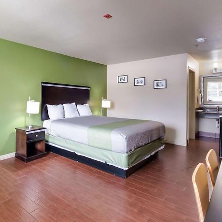 Motel 6 Floresville Εξωτερικό φωτογραφία