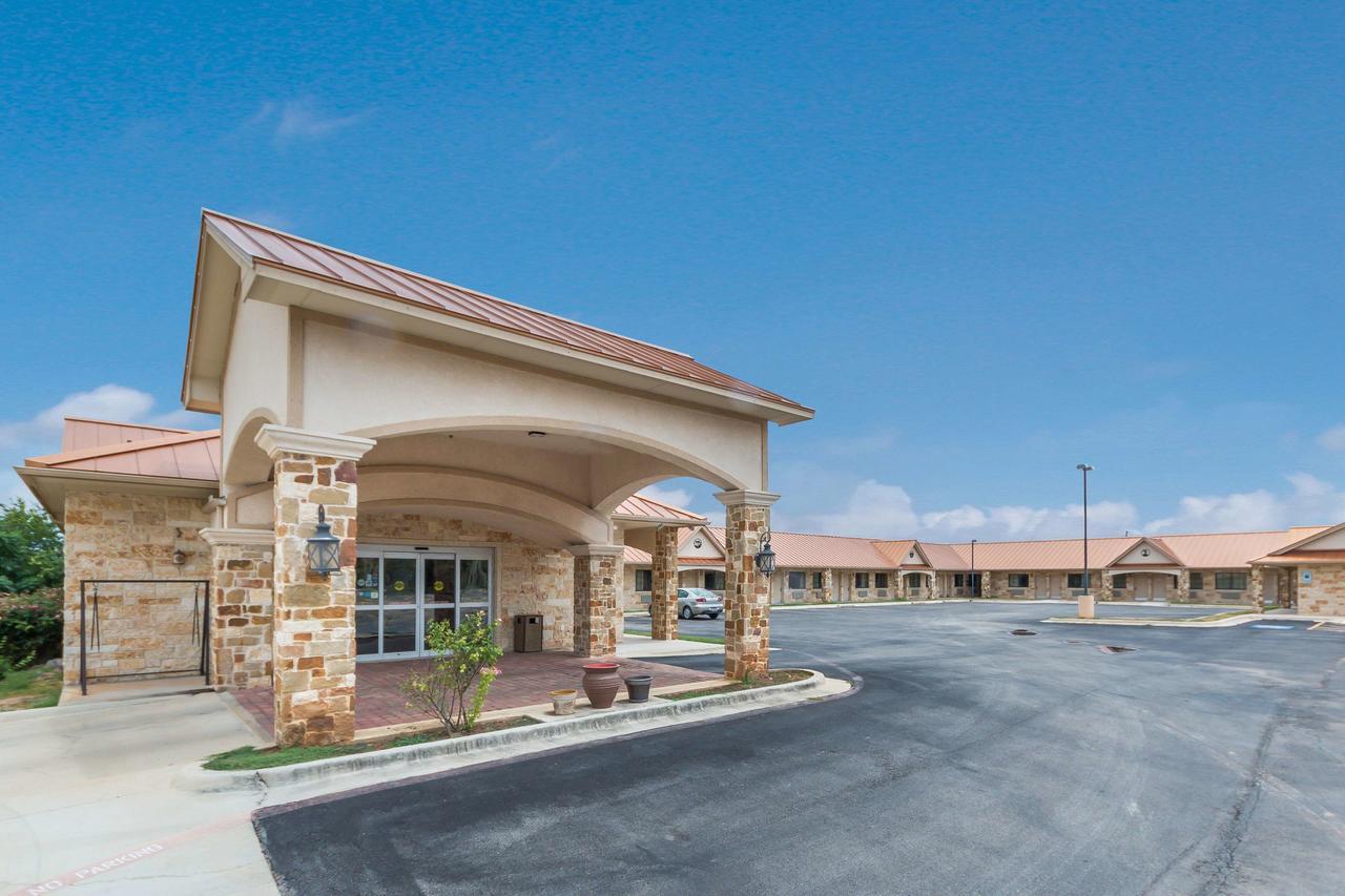 Motel 6 Floresville Εξωτερικό φωτογραφία