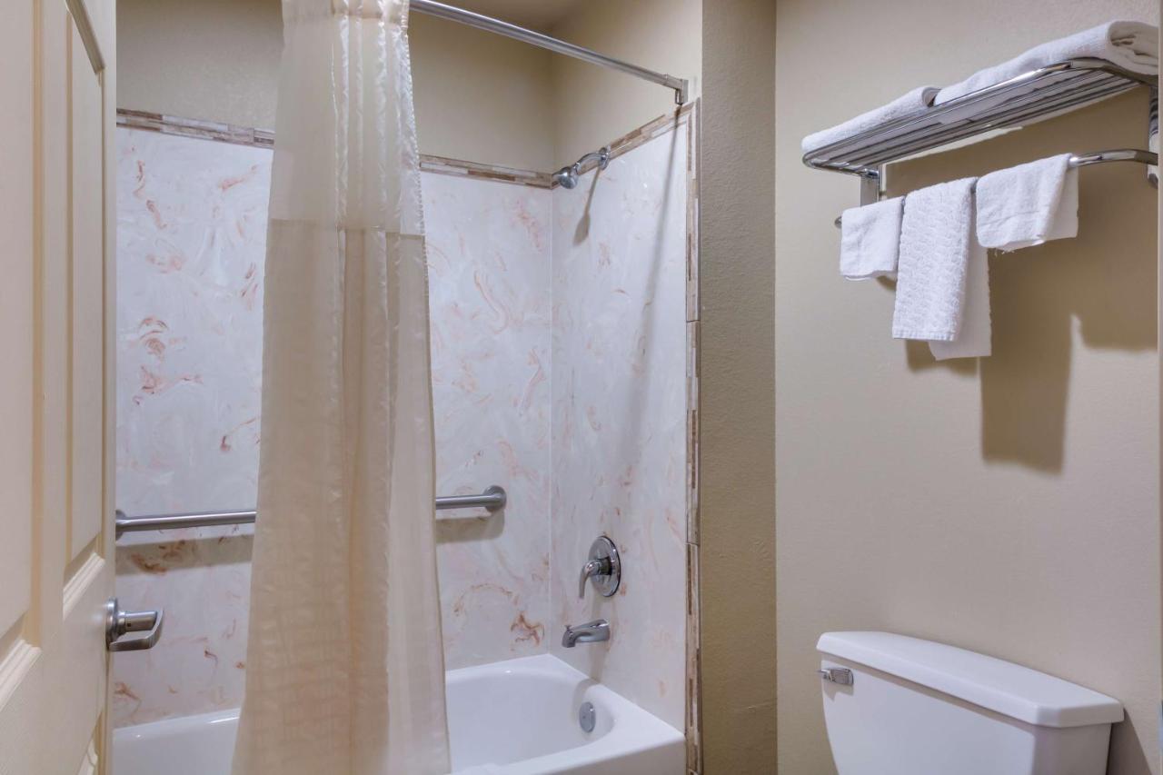 Motel 6 Floresville Εξωτερικό φωτογραφία