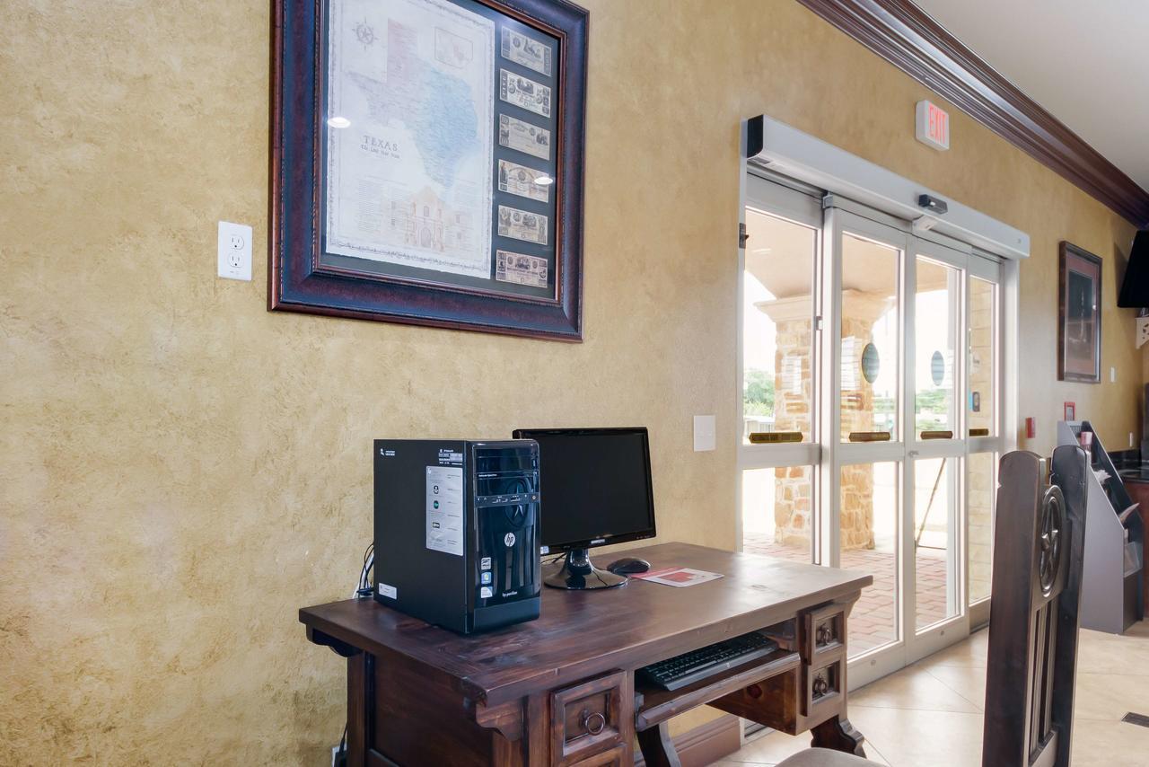 Motel 6 Floresville Εξωτερικό φωτογραφία