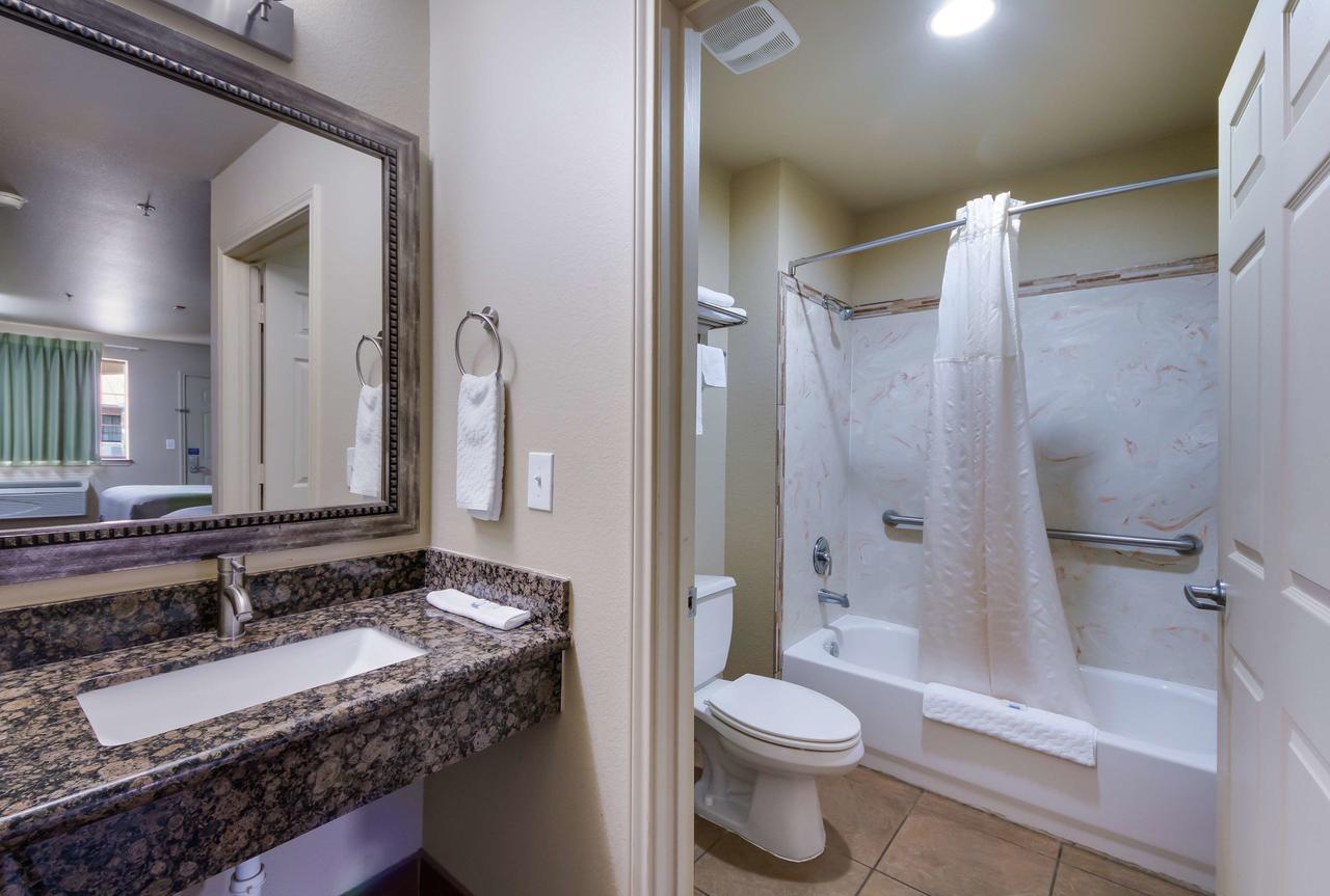 Motel 6 Floresville Εξωτερικό φωτογραφία