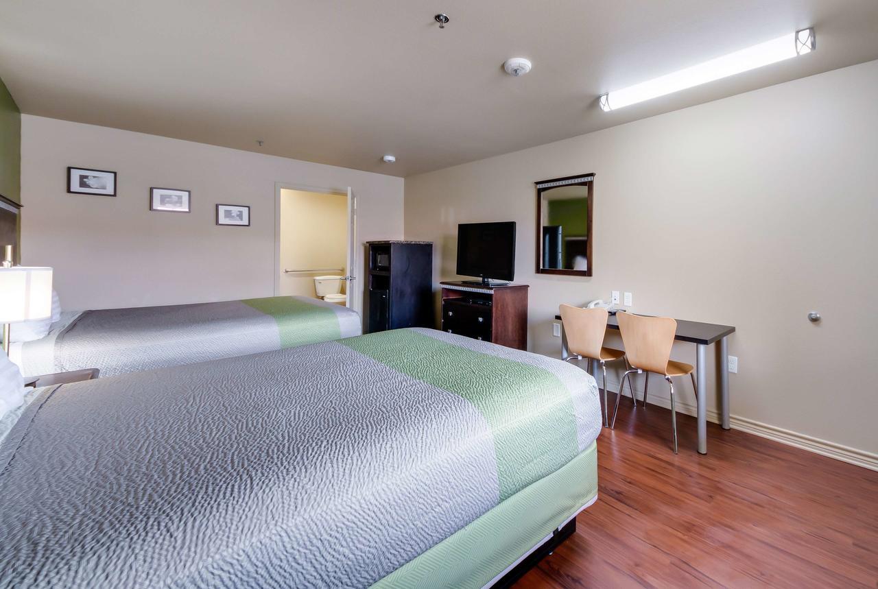 Motel 6 Floresville Εξωτερικό φωτογραφία